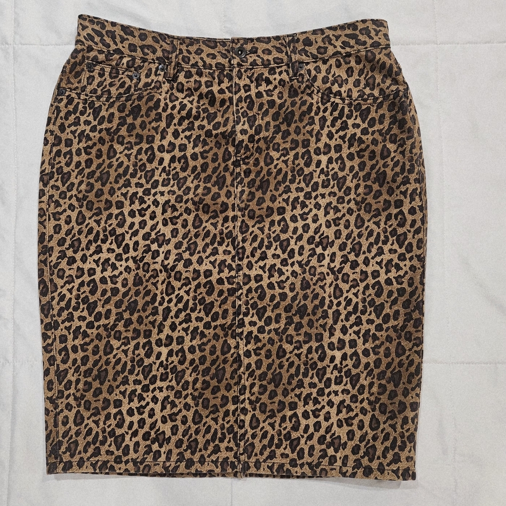 Ralph Lauren / Lauren Jeans Co. Cotton Leopard-Print Skirt — Size 12 - Picture 2 of 10